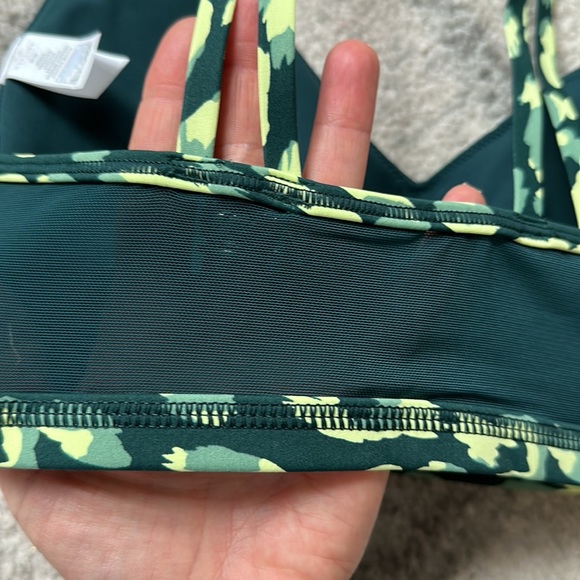 Aerie Offline Green Leopard Sports Bra - Picture 3 of 5